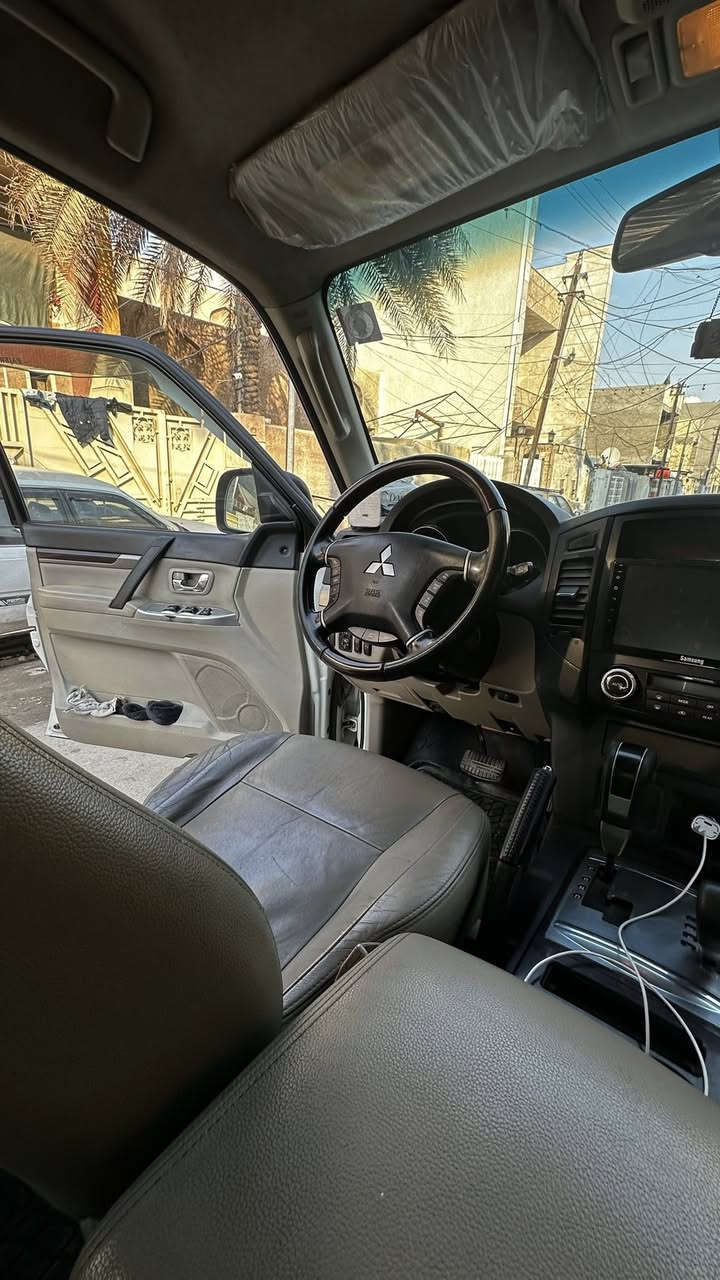 سلام عليكم 
للبيع باجيرو حبتور2014  محرك 3500 (6سلندر) فول مواصفات كشنات كهرباء فتحة سقف دمام 
+منضومه زنون الصليه + عزل من الطسات 
+شاشه  وتربيد خير من الله ثلج 7راكب 
سياره مكفوله كفاله عامه من الدعاميه للدعاميه فقط ملاحضه صغيره بيه اقل الشبر بار بل بنيد  سونار وين ميعجبك افحص ماشيه 100km حقيقي. سنويه لل26. مكاني بغداد الامين الثانيه سعر 170
بيها مجال.   للأستفسار ***********
***********
