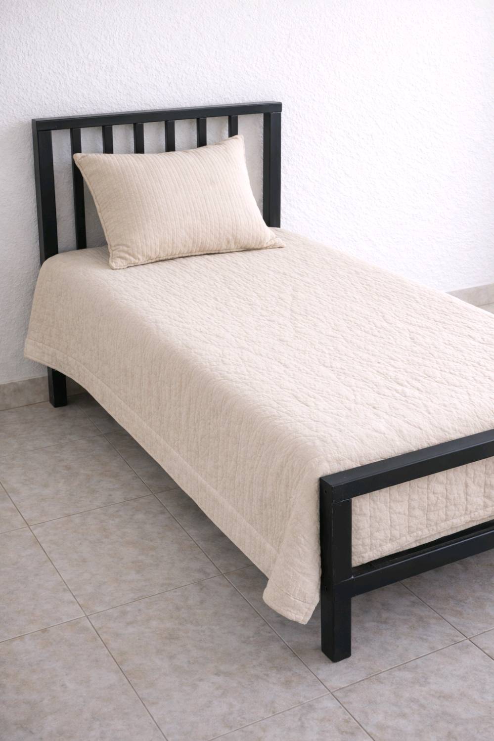 🏅جرباية حديد نفر واحد 
🏅قياس ( 190×90 )
🏅 ذات متانة عالية
🏅تتحمل اوزان عالية 
🏅تصميم مودرن يناسب كل الغرف 