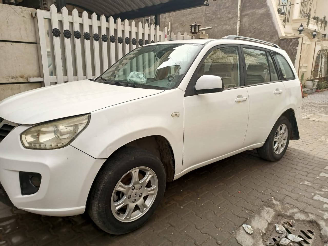 تيكو موديل ٢٠١٣
محرك ١٨٠٠ كير كهربائي ماشية ٧٤ الف

بلادي بدون صيغ (يوجد بارد بالباب الخلفي الايمن لا يوجد صورة لها حاليا)

يراد تنضيف وتبديل بلكات 

سيارة نظيفة ومرتبة اذا تكملها

سعرها ٥٨ وبي مجال

مكاني بغداد حي العدل

***********
