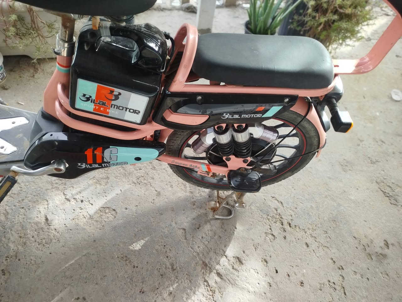 السلام وعليكم
بايسكل شحن نظافه فول بعده جديد بطاريات جدد مال شركه


**إذا كنت صاحب هذا الإعلان وتريد حذفه لأي سبب، رجاءا أرسل رسالة إلى الدعم الفني**