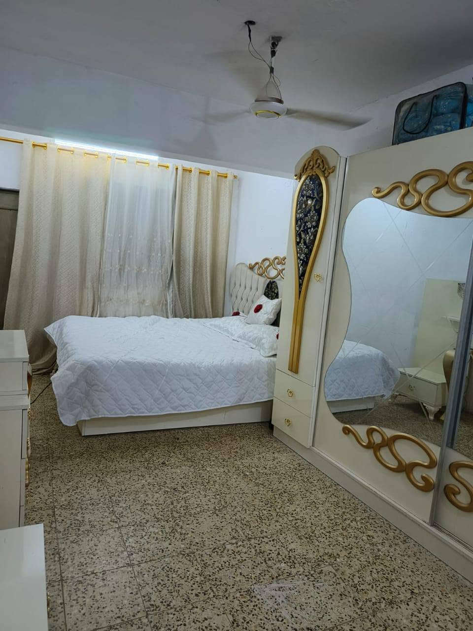 *********** مستعجل عل بيعتهة ماعندي مكان اليريدهة راسل و يتصل
