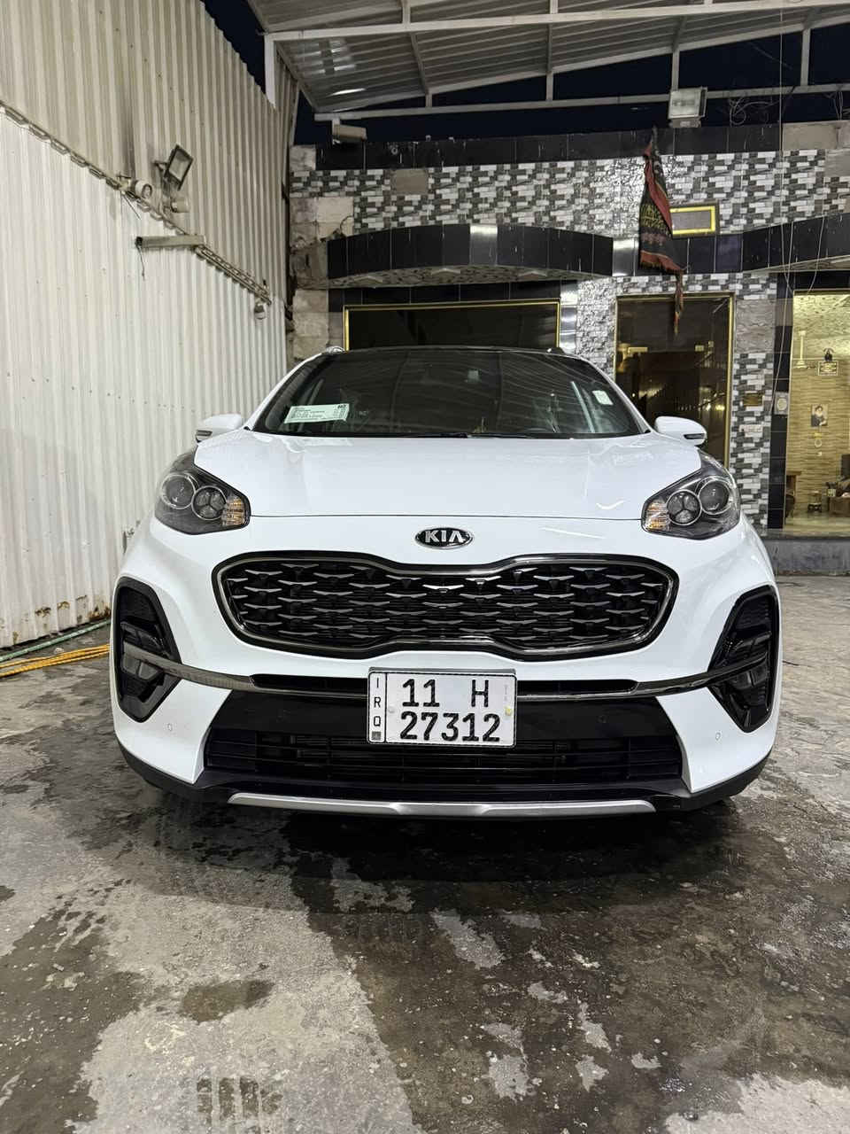 اسلام عليكم كيا سبورتج موديل ٢٠٢٠ اخت الزيرو ماشيه ٢١ الف حقيقي سياره مكفوله كفاله عامه من كلشي جيتي لاين مواصفاته معروفه فول واحد عله واحد بنرامه جلد كراسي كهرباء جنطه كهرباء بصمه شفتات كير سايد ابريك دكمه حساس امامي حساس خلفي امرايت كهرباء وبعد اهويه موصفات بيه مكان السيارة بغداد 
سعره ٢٣٠ وبيه مجال بسيط ***********
