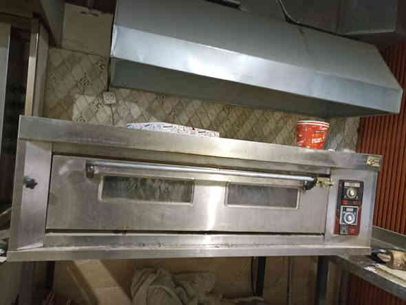 سلام عليكم ورحمه الله وبركاته
بيع غراض مطعم بالكامل 
2 شوايات كص 
1 شوايه دجاج
1كرل بركر 
1 كابسه صاج 
كاشير الشاشه ال hp + طابعات ثنين ويا ورق كاشير
فرن بيتزا ابو باب وحده وبداخله حجر 
دكتات حجم الكبير عدد 4
عجانه بيتزا حجم الوسط 
ميز ستيل عدد 2 كبير
برادات عامودي عدد2
مجمده عدد1
جام خانه 
مايكرويف حمي عدد1
براد مي عدد1 
ونواعب وملحقات موجوده 
للاتصال ***********
العنوان محافضى ديالى الزهيرات
