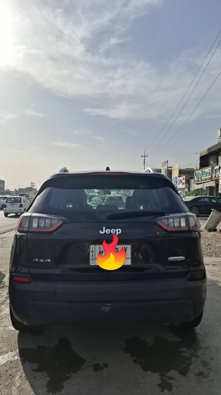 للبيع جيب بزون 2019 رقم بغداد محرك 4 سلندر 2400  4×4 ماشية 175000 كم  مواصفات لا تتيود المعروفة كشنات جلد اسود مع تدفئة مقاعد وستيرن شاشة كاميرا خلفية تبريد قطعتين لايتات زنون ابو اللد مثبت سرعة كروز  هاند بريك دكمة وبصمة وتشغيل عن بعد  حادثها بامريكا مرفق بالصور 
وبالعراق بيها دعامية امامية و صلحتها ، سيارة بدون صبغ بدون بارد 
نظافة 90%  سعرها 136 ورقة وبيها مجال للناس الطيبة
المكان بغداد للاستفسار خاص


**إذا كنت صاحب هذا الإعلان وتريد حذفه لأي سبب، رجاءا أرسل رسالة إلى الدعم الفني**