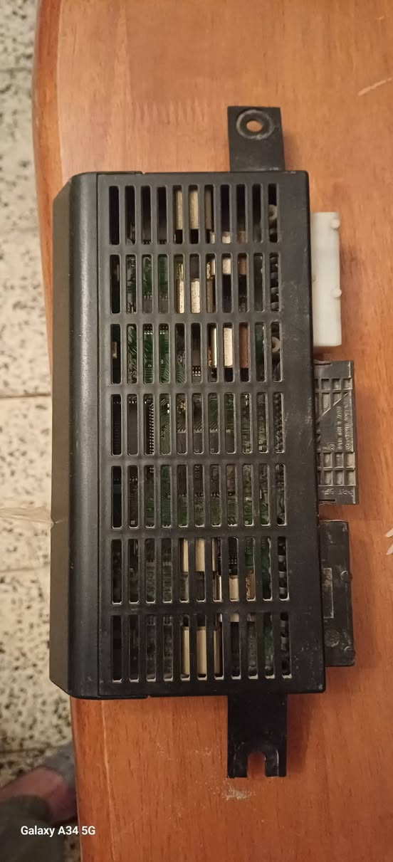 سلام عليكم للبيع بطاين مال باب طويل وباب خلفيه طويل 
وسستم تجعيل مال ٥٠ تريشه وقاعده رقم مكاني بغداد ***********
