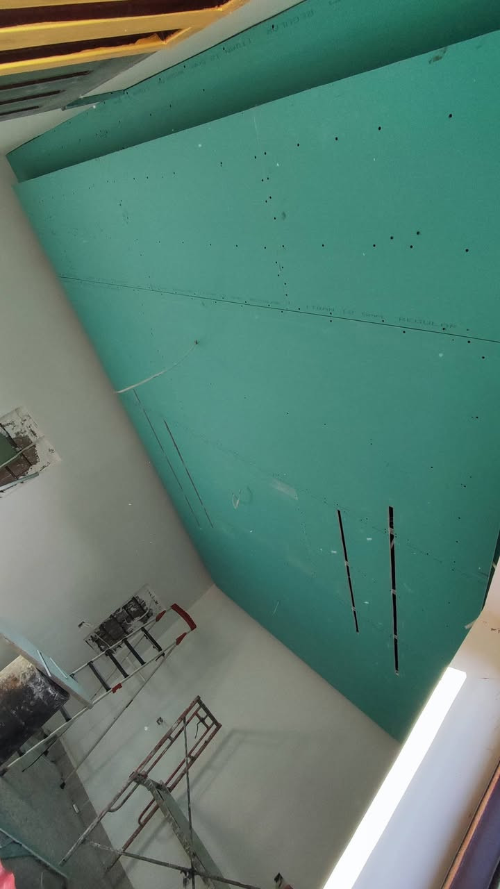 متوفر كادر عمل كافة انواع ديكورات داخلية جبس بورد  شغل هندسي
لوح تركي وحديد ثقيل
التزام بلمواعيد  سرعه بلعمل ودقة بلتسليم
 الاتصال *********** ع واتساب
