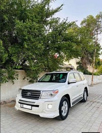 لاندكروز • موديل ٢٠١٥ • مكينة ٤٦٠٠