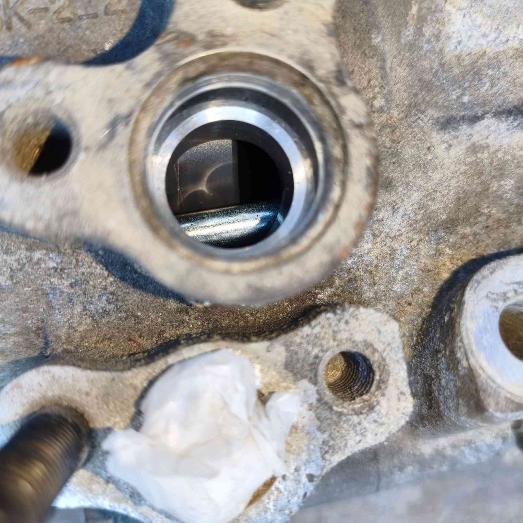 سلام عليكم كمبريسر حاويه مالت كصه مامشتغل وداخله جديد شوف الصوره الحديد ابيض مالت امسكر الشراي قيم بمايرضي الله وأخذه اعرف سعره بس ماحب اذكر المتاجه اني خادم غير متواجد بلنت لاتصال *********** مكاني كربلاء  من رخصت مدير الكروب ربي يرزق الجميع ورمضان خير وعافيه عليكم ياربي
