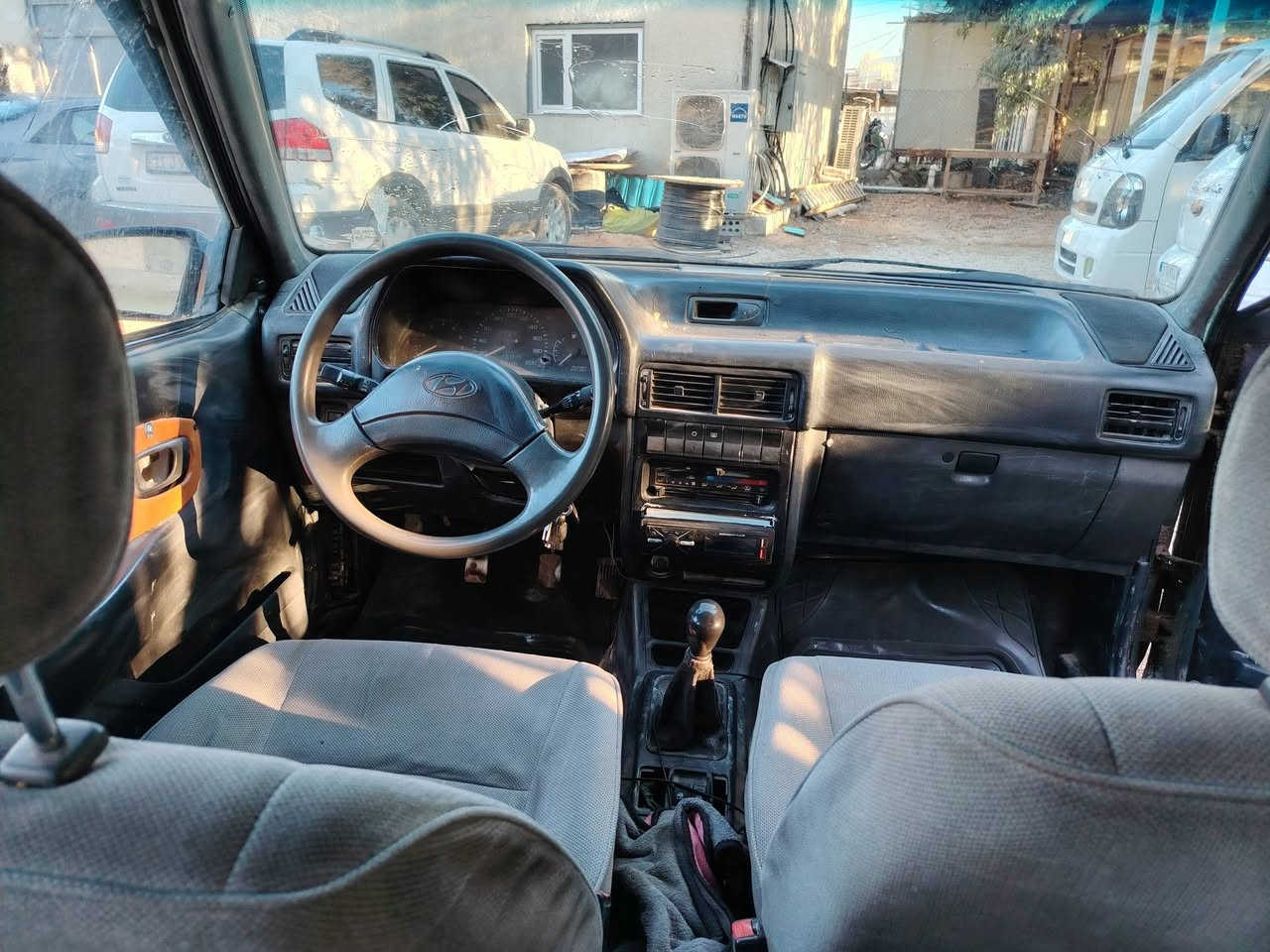 السلام عليكم اكسل موديل  1993كيرمحرك تمام دواخل نضيفه سونيه لل 27 رقم كربلاء مكاني كربلاء سعر25 اوبيها مجال عليها غرامات ينزلن من سعرها اي استفسار اتصال على هذا الرقم ***********
