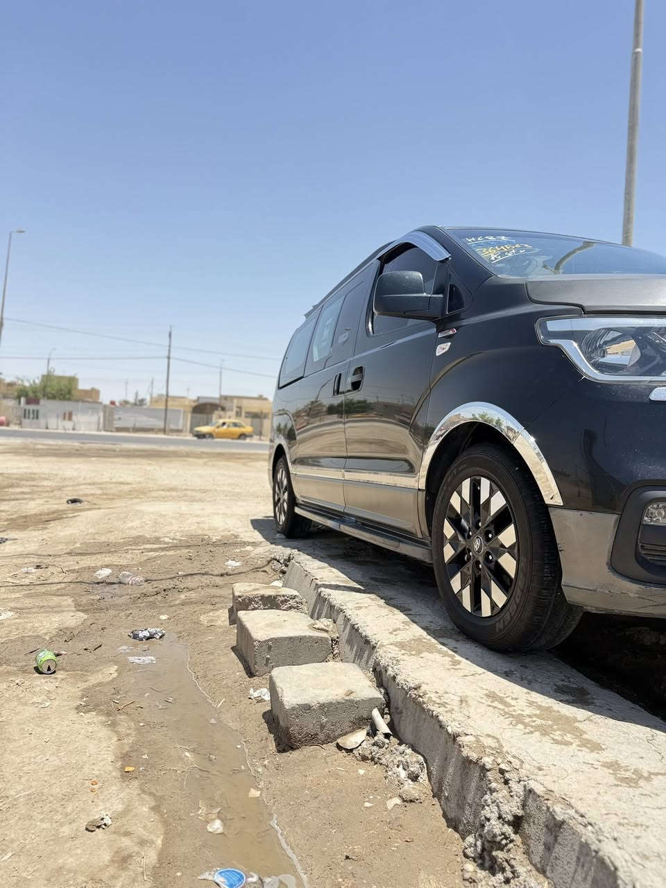 السلام عليكم ستاركس مديل 19 اصل سياحي بيه صبغ كوريه جاملغات ثنين امامي فقط طراف جماغات الماميه لا عابر ولاه شي و باقي مكفول كفاله عامه السياره ناطق ويله جديد تايرات توني شادهن ربعتهن حداديه خير من الله بك لايتvip  دوشمه غرفه كامله من سفريات من كشنات من تنته مكينه ما مفتوح بيه برغي لا تنقيص ولاه تصبغ دهن و بيه منضومه زنون على ناصي سياره مالت جناي و السياره خير من الله و جاهزه من كشي ربع ما تخصر عليه و السياره بسمي 
السعر 290
مكان سياره السماوه *********** فقط على خط فيس ما تواجد بي
