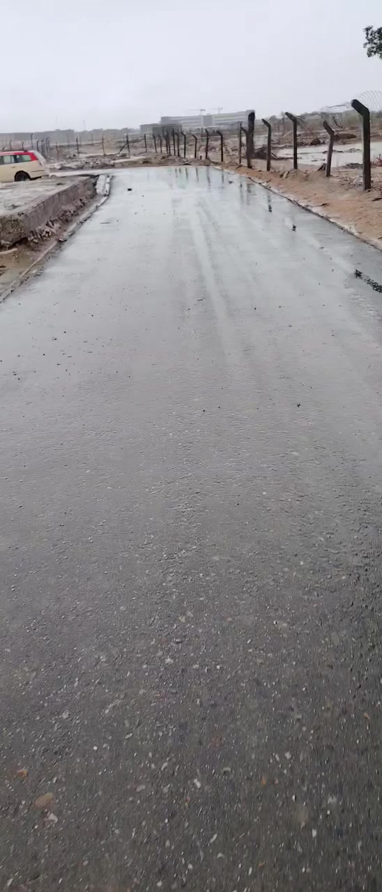 قطع للبيع قرب الجامعة والمستشفى الأطفال كافة الخدمات طابو زراعي سعر 200م ب 15 مليون خدمات افظل من ال طابو غاط بالطين حاليا الزراعي تصدر الساحة انظر بعينك حاليا تمطر ***********
