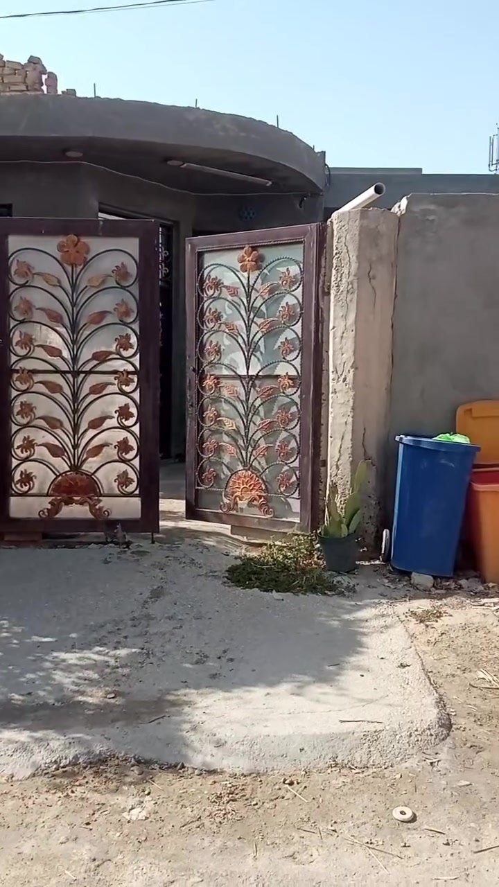 المساحه ١٥٠متر طابو زراعي سند 25
حله بكرلي حي الفنانين 
خلف مدرسه آبن طاووس قريب شارع ٢٠متر
محتويات الدار طابق واحد #غرفة نوم واحدة +#كلدور +#مجمع صحيات +#مطبخ +#مناور عدد2+#صالة +#ومدخل +#حديقة +#وكراج سيارة 
موقع ممتاز وخدمات متوفرة كاملة مدرسة قريبه مسافة دقيقه مشي والمنطقه كلش حلوه 
مي +
مجاري 
+كهرباء فول +شارع سبيس 
عرض الشارع 11متر 

للاستفسار  اكثر عن البيت مراسلة صاحب البيت ع هذا الرقم 
‏‪***********‬‏ السعر 63
