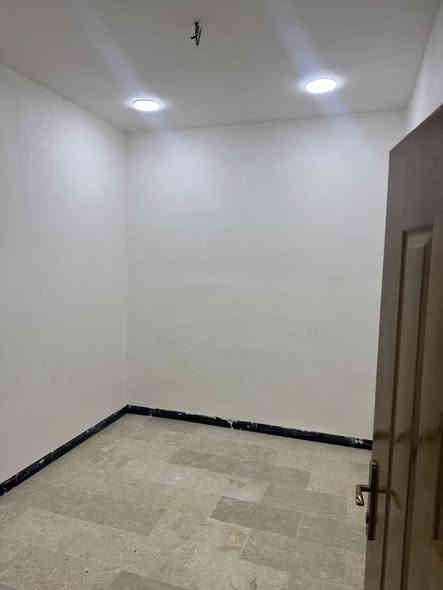 مشتمل للبيع الشعب مقابل سوك 4000 
شارع مدرسه صلاح الدين

مساحه ٤٥ متر ستقبال وحولي وخدمات 

الطابق الثاني (٢) نوم وخدمات 

معروض بمكتب الكناني *********** 

السعر ١٣٠ مليون وبي مجال
