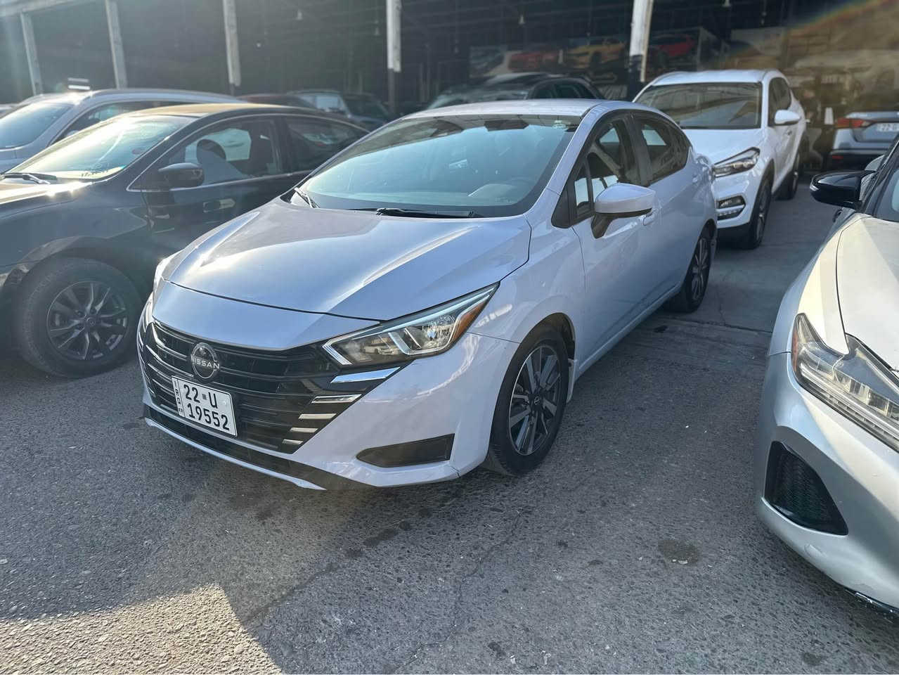 نیسان ڤێرسا sv
مۆدیل 2023
دوو دەرگاو كەمێك سەر تایەی دواوە بۆیاغە
ماوەی ڕۆیشتن ٥٠هەزار كم 
سیارەكە بێ كەم كوڕیە پشت و دواوەی كەپسە بەس ئێرباگی یەك شانی بۆتەوە
ناونیشان هەولێر
نرخی ١٣٠ وەرەقە و مجالێكی كەم
*********** أربيل, العراق
