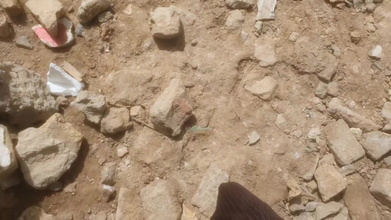 السلام عليكم
بيت للبيع مساحه ٣٠٠بناء درجه اولى صب كونكريت  طابوك جمهوري مع قطعه أرض مجاوره ٣٠٠ متر ومتوفر كافة الخدمات وكما موضح بالفيديو رقم الهاتف
***********
