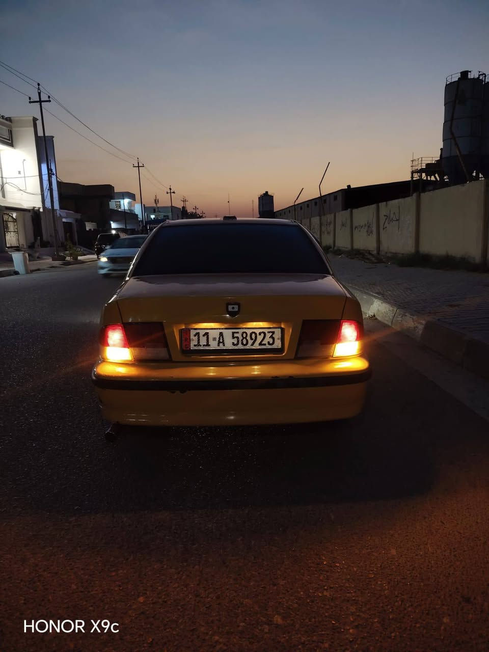 سمند 11ناطق رقم بغداد الدولي
سياره مامبدل بيهه شي  مكينه وكيرفرنسي شادهن عل ايدي جدد تبريد ثلج تخم مابيهه قطره خياس ضفيره بلاديه تاير تخم لايت زنون داخل جديد كلشي بيهه شغال مابيهه نقص برغي  السنويه بسم صاحبي تحويل ثاني يوم السعر 39وبيهه مجال قليل العنوان كربلاء الحسينه. 
‏‪***********‬‏
