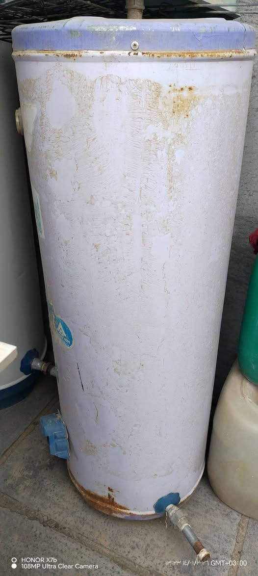 للبيع ثلاجه حجم 16 نوع شارك نظيفه استخدام قليل السعر150 وطباخ كهربائي شغال نوع سلفر كرست السعر 35 وكيزر مع الهيتر السعر 30 مكان القادسية الاتصال ***********
