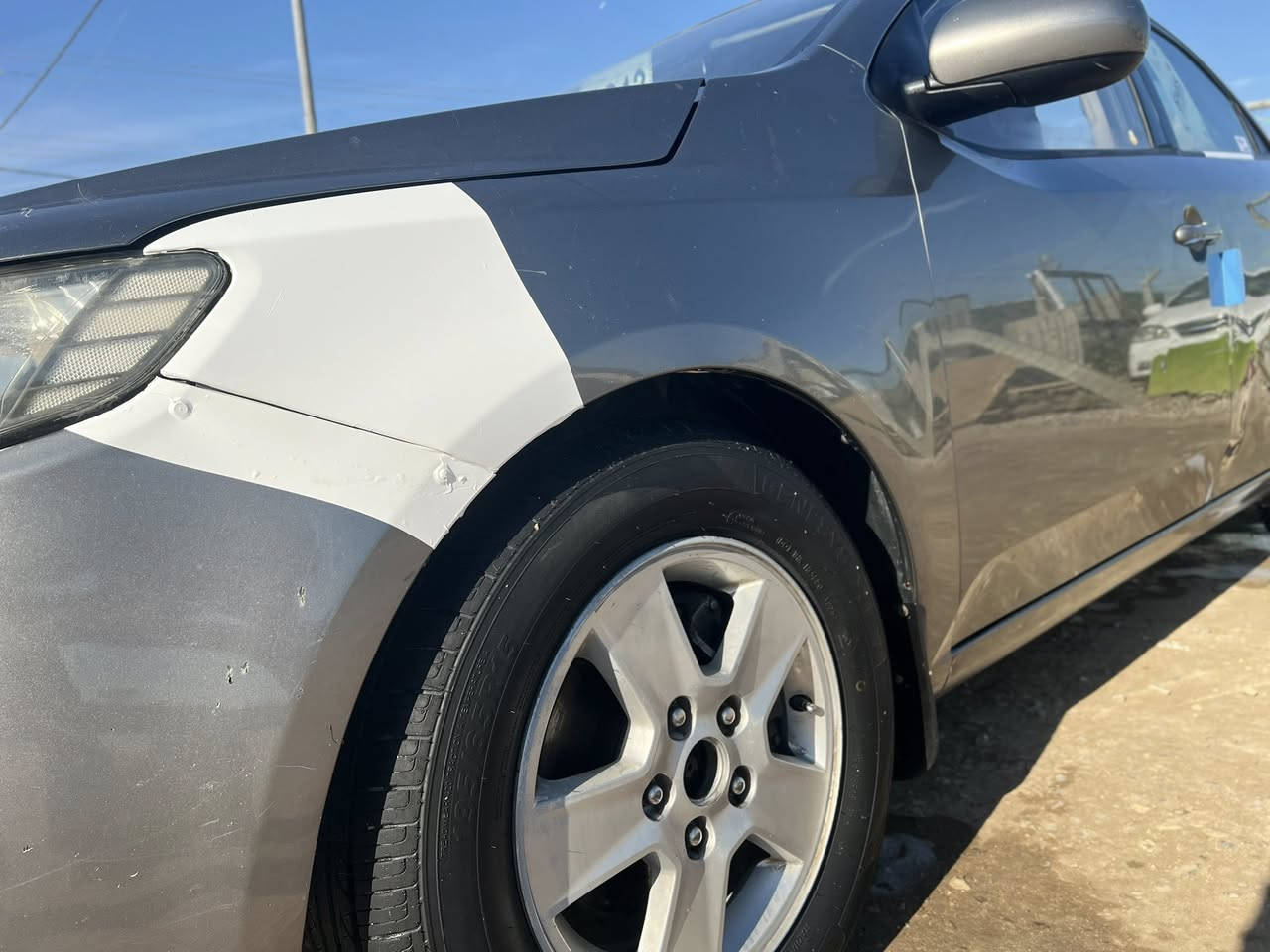 السلام عليكم سيراتو موديل 2012 كفاله عامه من الضربه وتبديل ولصبغ بيه بس شخوط قليله سياره جاهزا من كلشي مكينه 1600سياره تبريد حداديه تخم تاير كلشي شغال بيه سنويه صاقطه 2022 رقمه سليمانيه 
السعر95 وبيه مجال
التصال ولاستفسار ***********
