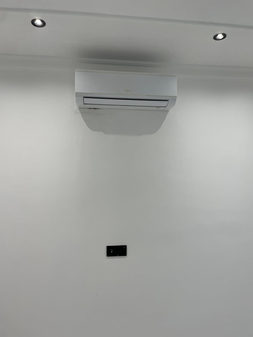 نصب سبالت   وصيانه و تنظيف كافة أنواع أجهزة التبريد موقعياً و بكادر متخصص مع الضمان  .. 👷🏻‍♂️

يعنى عندك صيانة أو تنظيف لا تحتار   سبلتك مابي برودة لا تحتار سبلتك دفع الهواء ضعيف لا تحتار، إتصل بينا و راح نجيك لباب بيتك .. 

   ماعليك فقط الاتصال بمركز خدمة العملاء  على الواتس اب  
***********

🟥  تنظيف موقعي  لجميع الدوائر والشركات مع الضمان 
🟥 صيانة - شحن غاز مع الضمان - نصب - غسل 
عمل فاكيوم ..
***********
