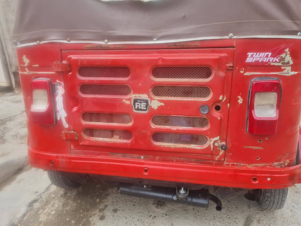 تكتك ١٧مرقمه وسنويه صفاحه حلوه مامصبوغات تكتك بلادي بس لغود بيه صبغ دوس يرادلهن تعمير تخم تاير جديد تكتك هس مجفته مكينه ٢٠السعر 3500 وبيه مجال تواصل ع رقم ***********
***********
