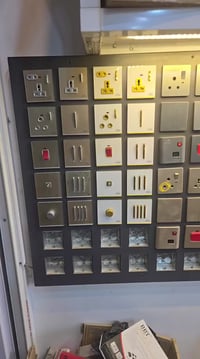 مواد كهربائية • إكسسوارات إلكترونية