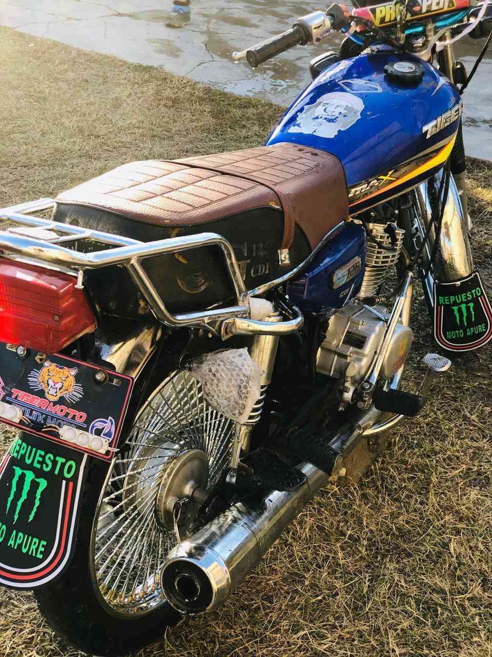 تايكر 21 محرك 24 جاهز مو ناقصو برغي *********** بي واتساب
والنظافة شوف العين 
السعر [ 400 ] وبي مجال حك الجية 
العنوان الشركاط الساحل الأيسر اسديرة وسطى 
#ملاحظة جماعة جيبو لفلان مكان ملتزم بمحل اعذروني
