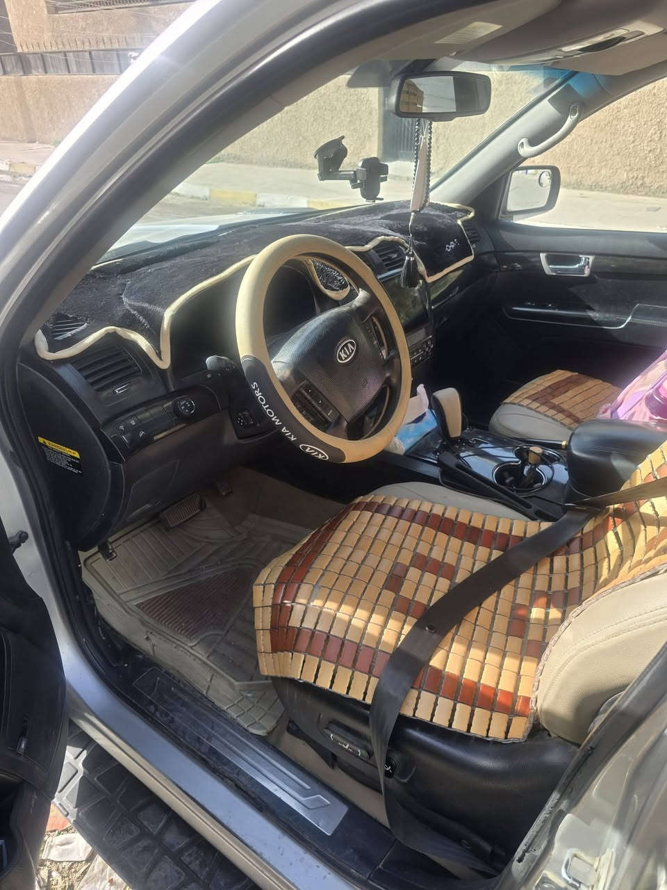 كيا مهافي رقم بغداد انكليزي فول مكفول سلفر غدا شخوط
هزة جديدة السعر ١٥٠ بي مجال
بغداد الغزالية 
***********
***********
