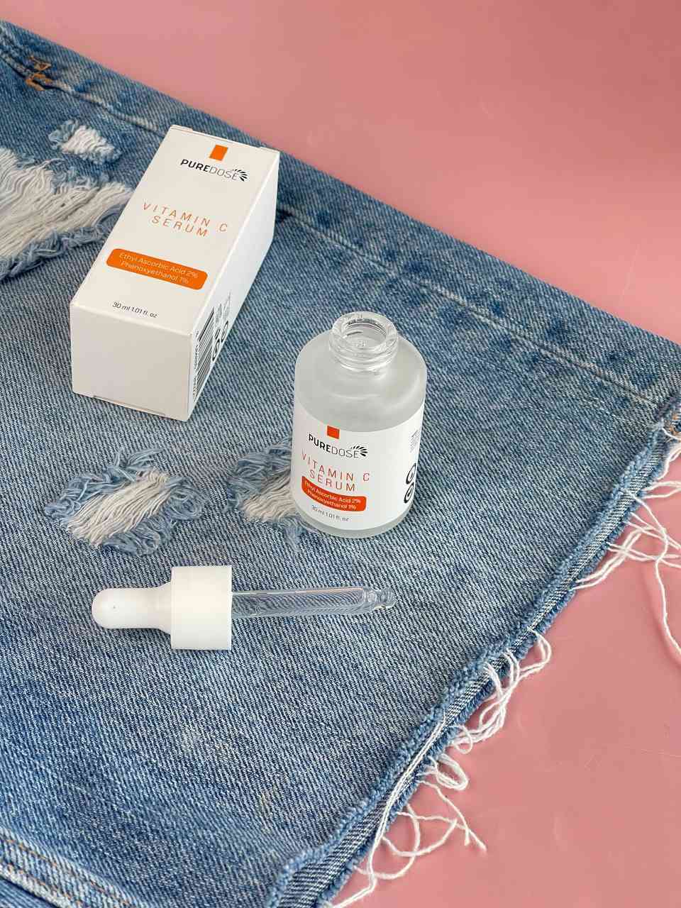 سيروم فيتامين سي من ماركة Puredose لتفتيح البشرة وإشراقها

يحتوي على 10% فيتامين سي، و2% نياسيناميد لتحسين ملمس البشرة وتقليل مظهر المسام
يحتوي على 1% حمض الساليسيليك للمساعدة في تنظيف المسام ودعم البشرة المعرضة لحب الشباب. 
يحتوي على 1% حمض الهيالورونيك للمحافظة على رطوبة البشرة وجعلها ناعمة
 مناسب للاستخدام اليومي صباحاً ومساءً لجميع أنواع البشرة

السعر ⬅️ 25 الف 🙊🌸
#PUREDOSE 
#بيوردوز


**إذا كنت صاحب هذا الإعلان وتريد حذفه لأي سبب، رجاءا أرسل رسالة إلى الدعم الفني**