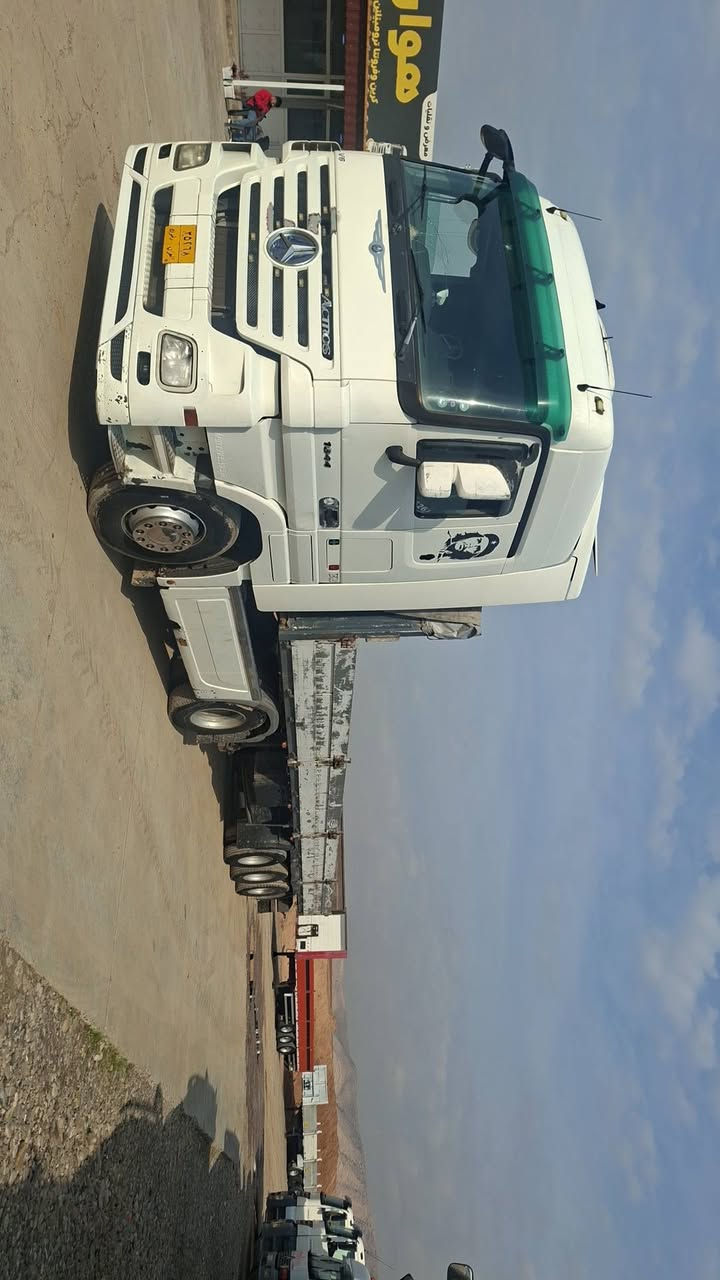 بسم الله الرحمن الرحيم 
النوع السياره . مارسدس اكتروز. تاك ويل دبل قماره تريله فلات جوانب متحريكه 3 محور دبل تاير 47 طن 
موديل . 2005. حجم محرك 18.44
مواصفات . تبريد . ريتادر  5 طقات . ثلاجه داخل . سبلت . كلاج . محور قصير 
عربانه د بل تاير . حجم 11 . . 47طن . بدون كسر بدون فطر 
كير محرك اكسن شاصي قماره . مكفول كفاله عامه شرط 
رقم دهوك . تحول مباشر 
السعر 345 معا مجال 
عنوان. معرض هوار طريق دهوك موصل جمبور عميريه 
***********
***********
