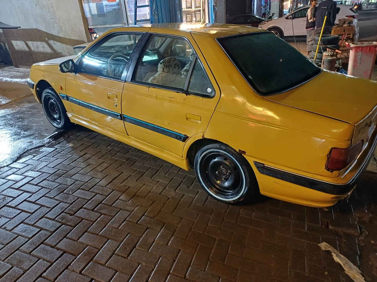 سلام عليكم للبيع بيجو بارص مديل 2010 عليها غرامه مليون تحويل مباشر كير مكينه خير من الله تخم تاير جديد صدر امامي جديد يرادله دبلات خلفيه فقط السعر 20 وبيه مجال بسيط ولغرامه علمشتري  المكان بغداد الشعب ***********
