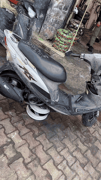 سلام عليكم
ماكس عدله

اللون رصاصي 🩶

ختم واحد مع المكينة 

موديل 2005 ملاحح فولل ✨

شلعة ومعدل 💯 كهربائيات شغال 

سلف هندر  عينه لايت 💡

دراجة حلوة وبالعافية ع الياخذهة ❤️‍🔥

للاستفسار :    ‭ 0785 913 9399   : 0772 915 2983

المكان " الطويسة 📍
