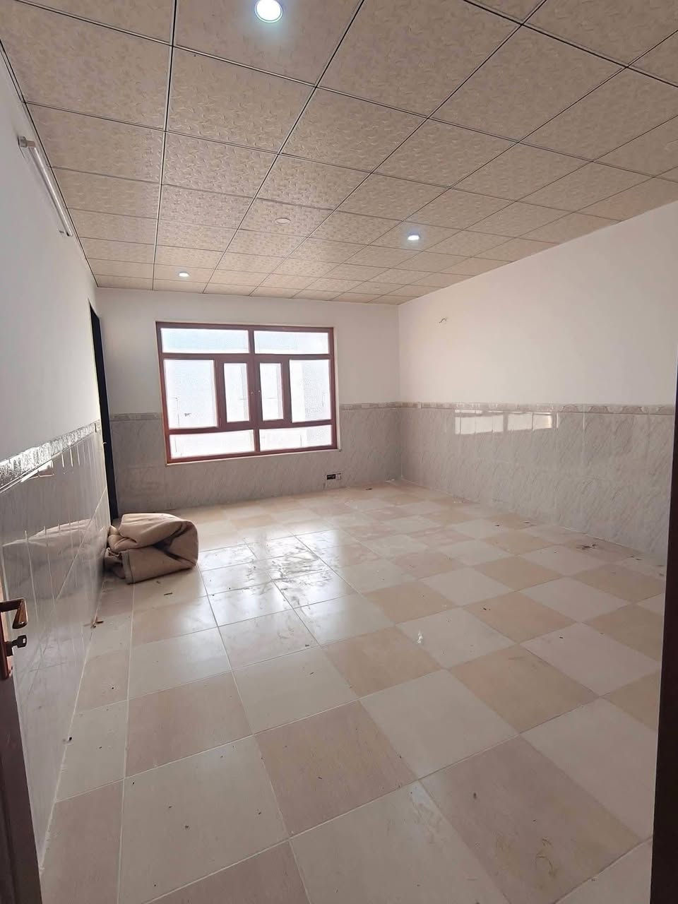 🔸سند طابو يتسجل بإسم اي عراقي
📍أربيل-بيت للبيع حي قربو قرب سايدين لاوان
➖مساحة 150M طابقين مربع ركن
يتكون⤵️
➖4غرف نوم 
➖استقبال-صاله-مطبخ-مجموعه صحيات-كراج
السعر ٨ دفتر و ٧٥ ورقه 
📞 تواصل مباشر واتساب أو اتصال:
***********
***********
***********

تابعنا الان وشوف احدث العقارات يوميا 🏘️
🔗 https://t.me/erbilkurdastanaqarat
