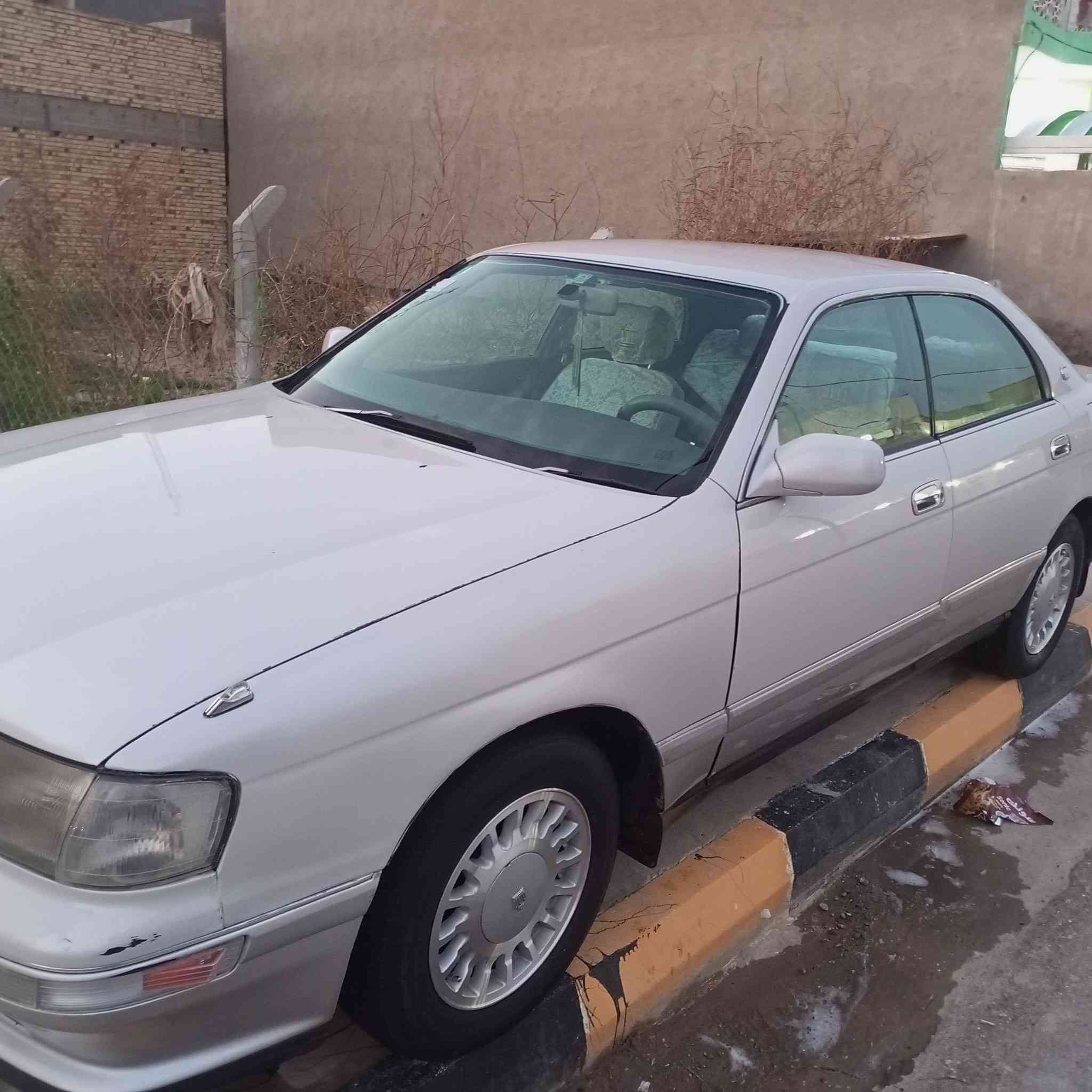 السلام عليكم تيوتا كراون 1993سياره مكفوله من الكص ونقل جثه وضربه وصبغ ماعدى نص جاملغ امامي صبغ
مكينه وكير ثنين ونص كفاله تبريد شغال سياره جديده شرط ماناقصه برغي 
65وبيه مجال لشراي العنوان واسط
***********
