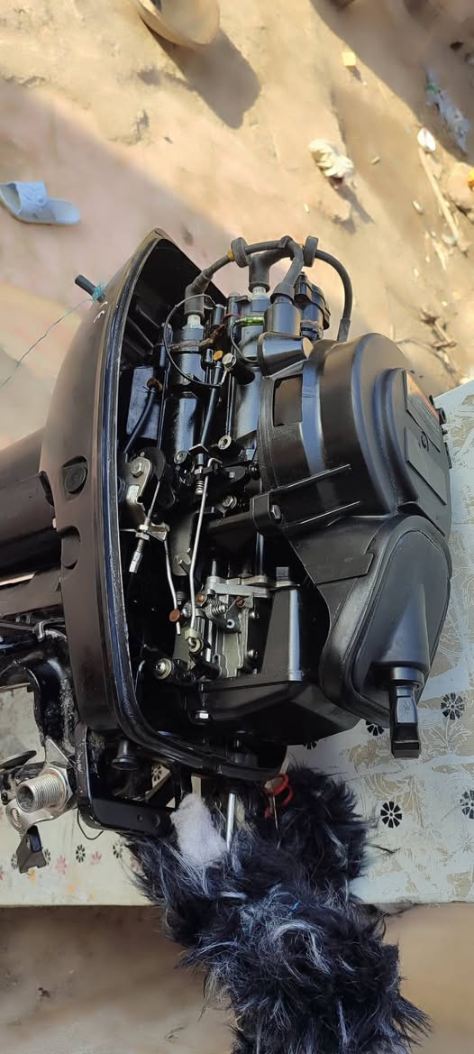 سلام عليكم مكينه للبيع ام 15 صيني ما مفتوح لا ذيل ولا محرك شرط نص جره المكان البصرة  الدير السعر 900الف قفل  بس الشراي يتصل ***********
