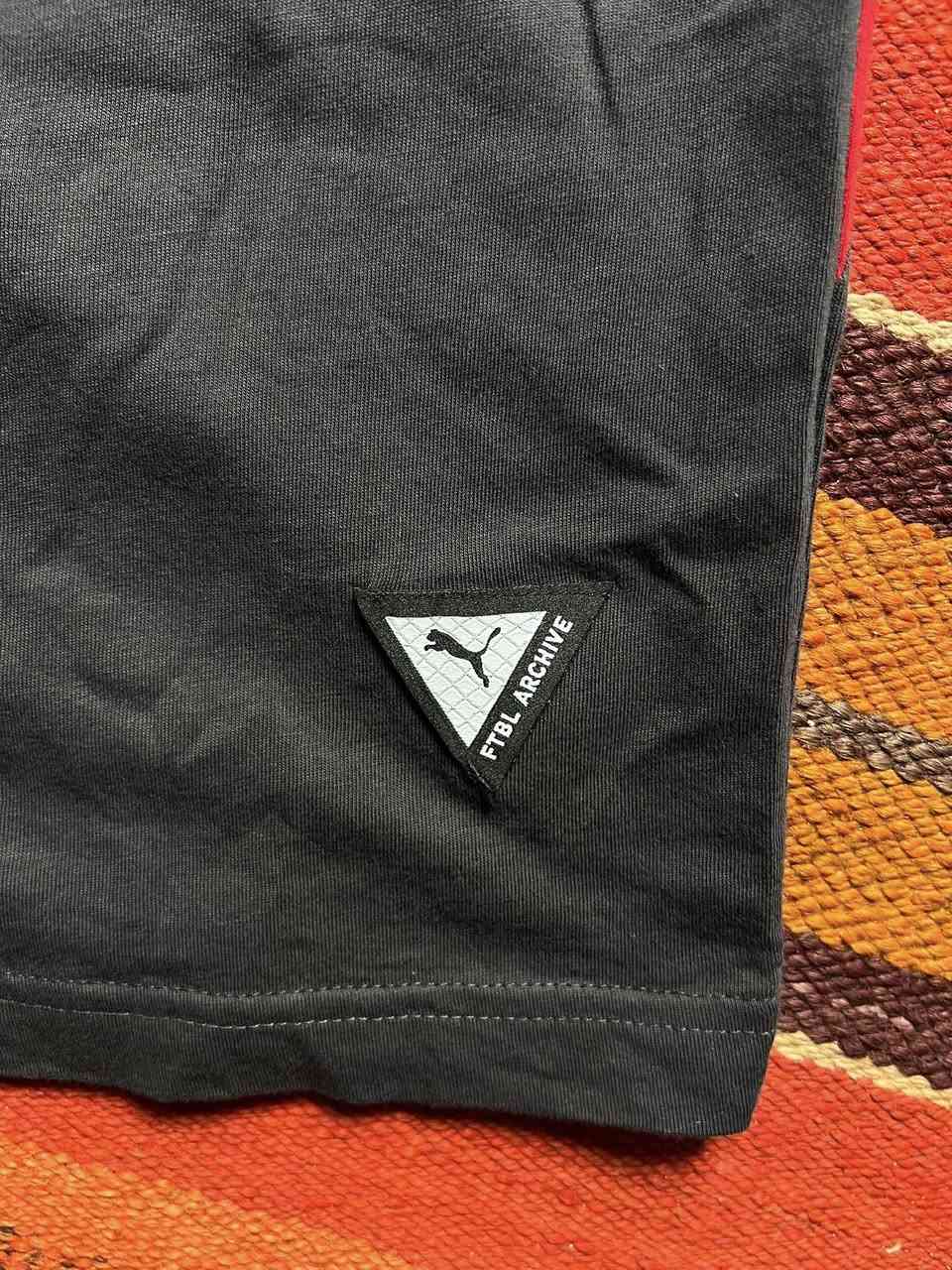 بوما 
تشيرت شعار نادي إي سي ميلان 

شعار قديفه
اورجنال سبشل

قياس لارج ستندر 
السعر والحجز مراسله الصفحه او واتساب


**إذا كنت صاحب هذا الإعلان وتريد حذفه لأي سبب، رجاءا أرسل رسالة إلى الدعم الفني**