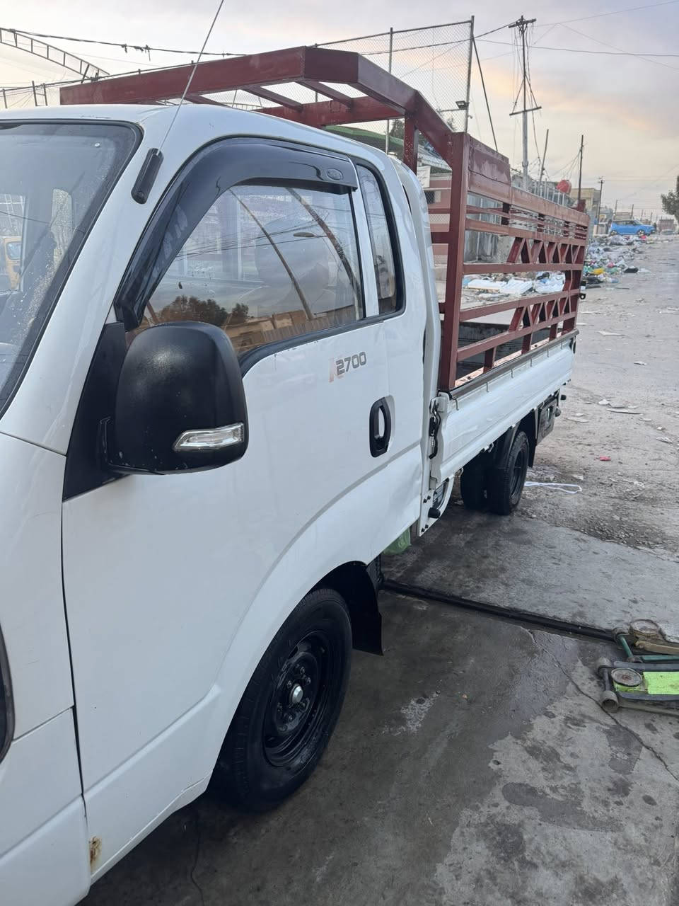 سلام عليكم كيه حمل نثيه ٢٠١٩ فول مواصفات تحكم ستيرن حساس خلفي السياره جاهزه من كلشي جواها تخم تايرات جدد فقط دعاميه مصبوغه السياره جديده ممتعوبه مال اسواق السياره ماشيه ١٣٤كيلو
سعرها ١٢٠بيه مجال حك الجيه 
 مكانه الشعب شارع صحه 

***********
