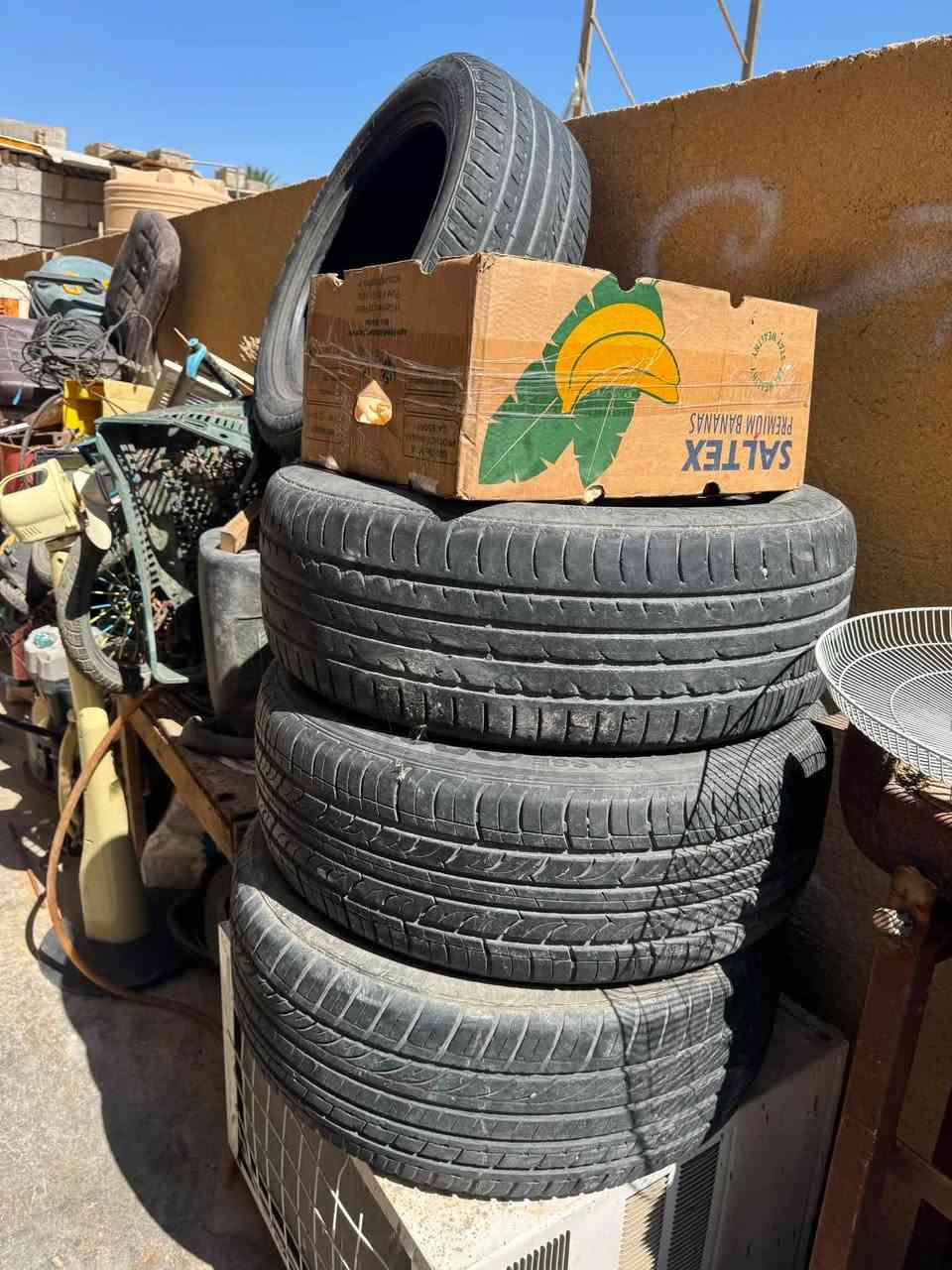 السلام عليكم اغراض سورنتو حجم المحرك2400
كرنك كوع مع البوري واتربم اويل بم حجم كبيد ولف حموه جديد تخم تاير 
العنوان بغداد التاجي رقم***********@
