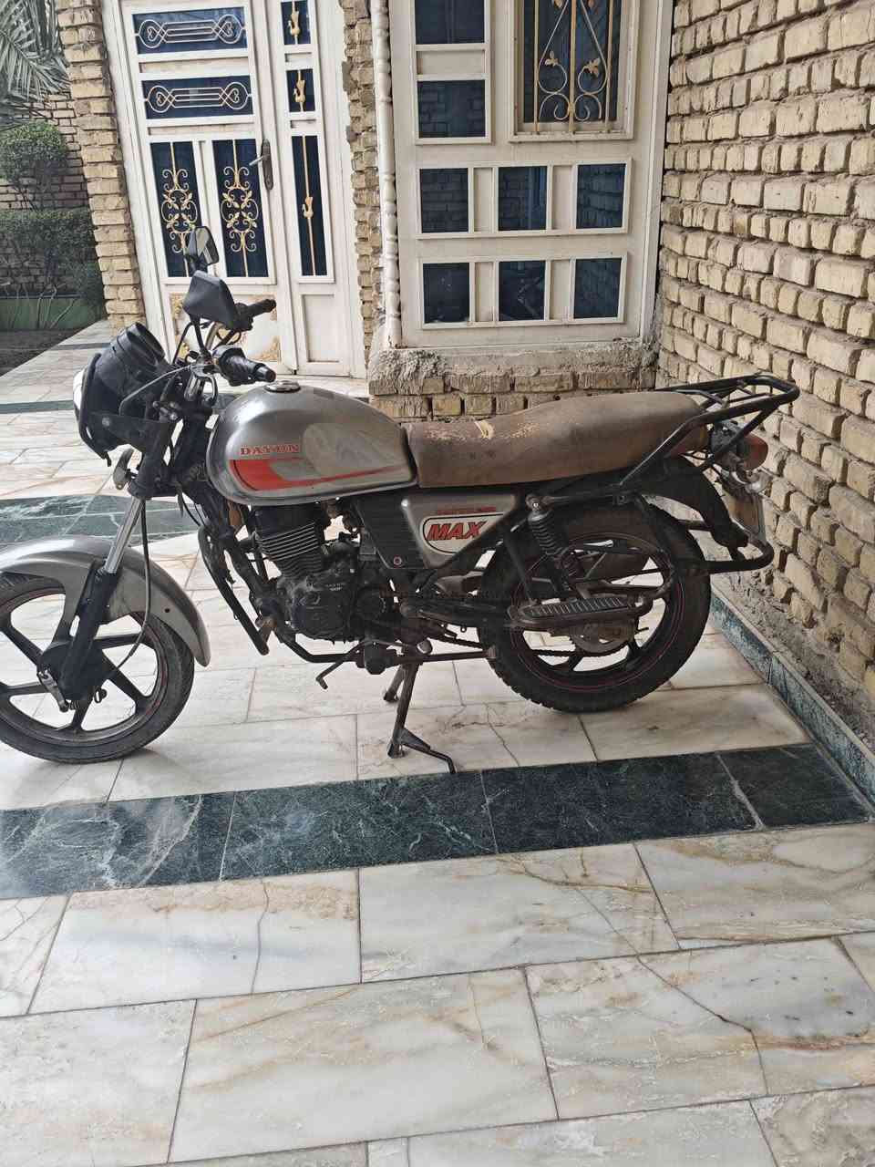 السلام عليكم 
موديل 21 لون رصاصي دراجه تنقص دهن 
مكاني الناصريه 
***********
