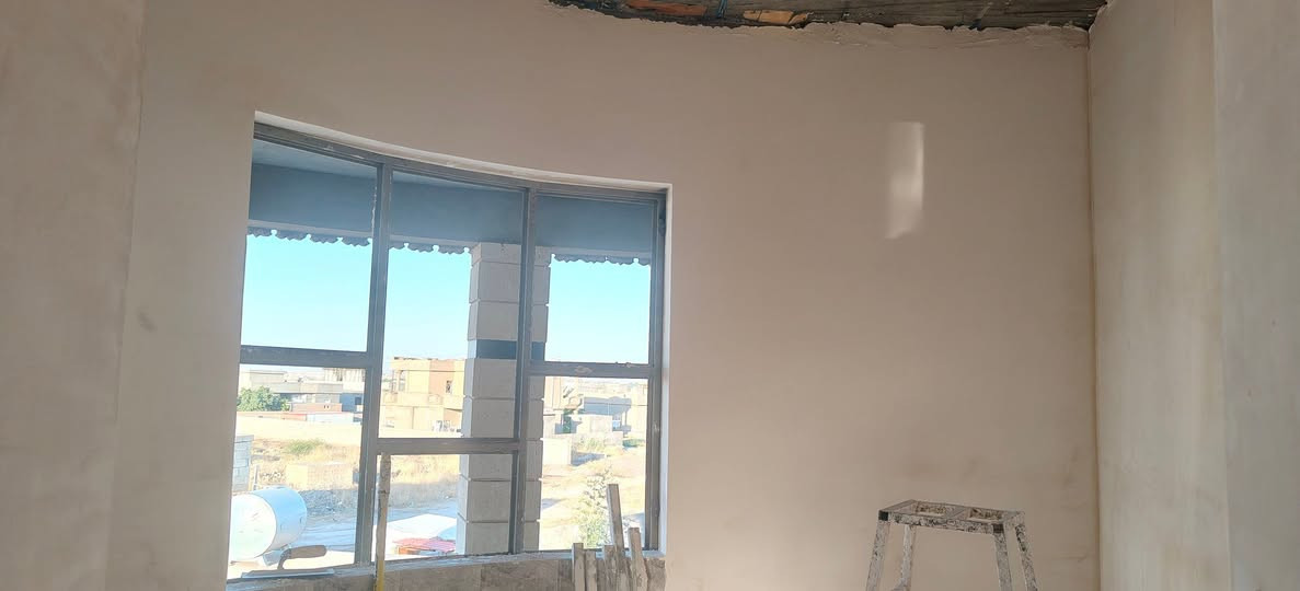 سلام عليكم  (متواجد بيت محمد العلي الحميد)كادر لبخ جص من الموصل شقل عل مسطره  ***********//
