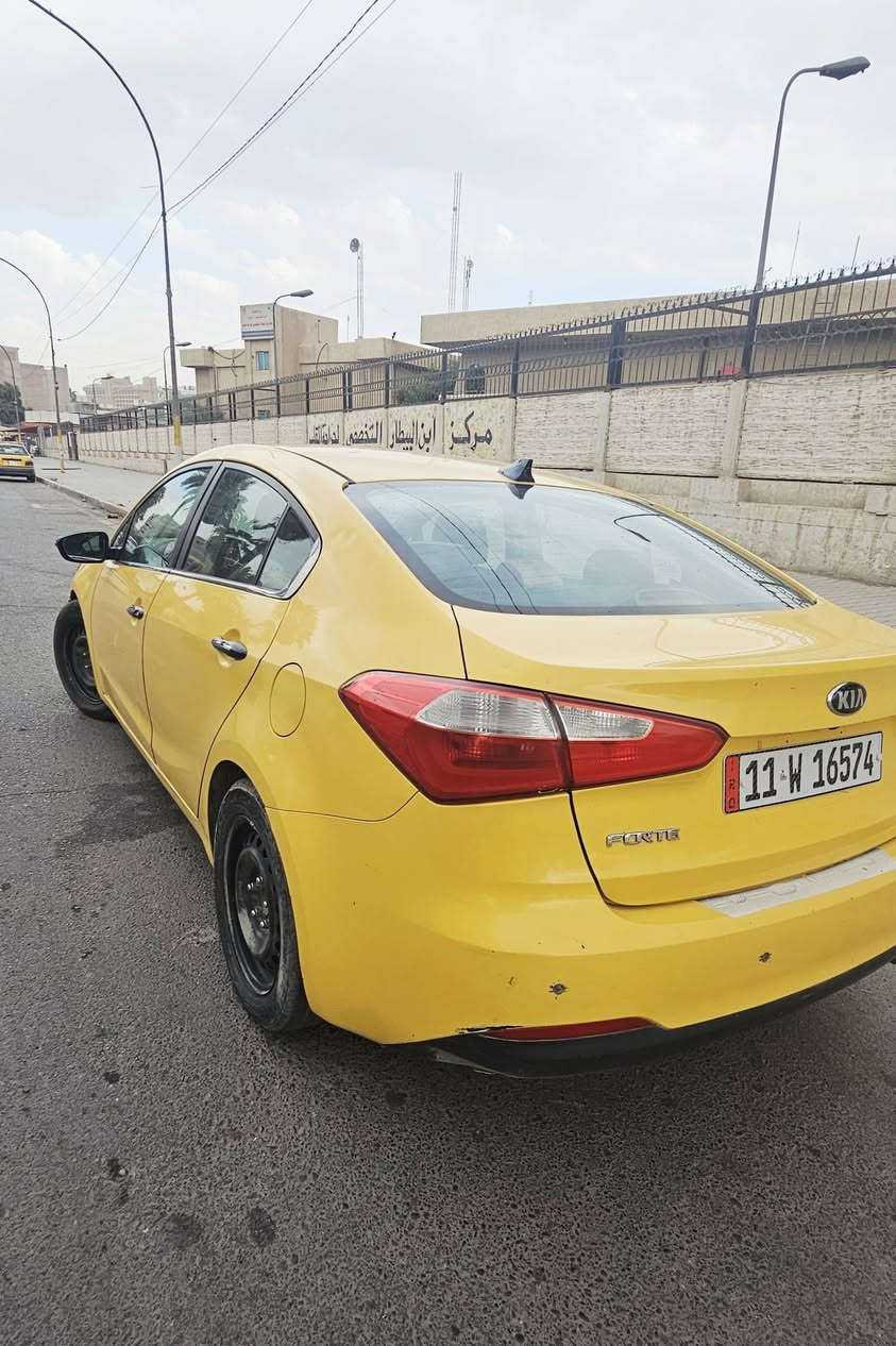 سلام عليكم
كيا فورتي مديل 214 وارد امريكي بدون ايرباك حادث بسيط 
جاملغ خلفي معمر نفسه بدون تبديل ليبل واحد محرك 2000
مرشي شفط رادارلت تحكم فول مثبت سرعه كامره دواره اشاير بالمري بعد بيه مواصفات كير مكينه خير من الله  دوشمه عامه 
مصفره هيئه او غرامات باسمي تحويل مباشر السعر 95
بغداد البلديات الهاتف ***********
