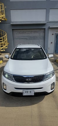 سورنتو 2014 خليجي ابيض ثلجي مكينة 4 سلندر 2400 دوش شرط لا صرف ولا نفخ ...