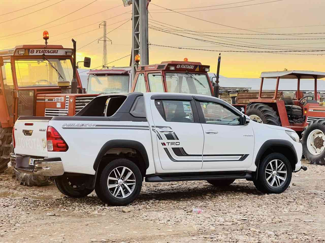 للبيع تويل اوربي كاز كاز كاز
2017 اوتماتيك محرك جديد 
مكفوله كفاله عامه السعر 225 وبيها مجال 
مكان واسط الزبيديه 
***********

‭0782 291 8066‬
