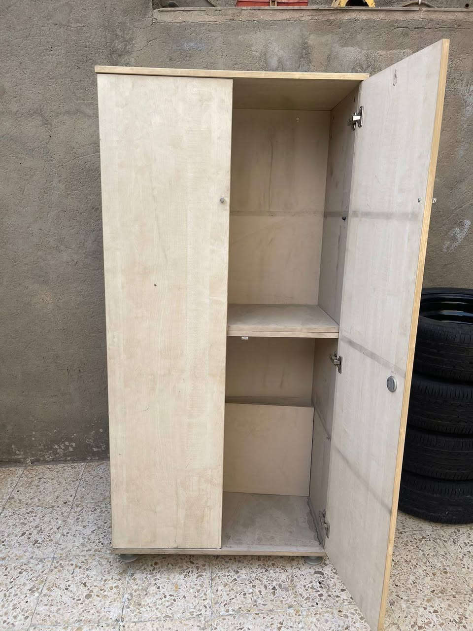هذني كناتير عدد ٢ نضضيفات للبيع قيم وتعال اخذهن بل يرضة بي الله
***********
***********
