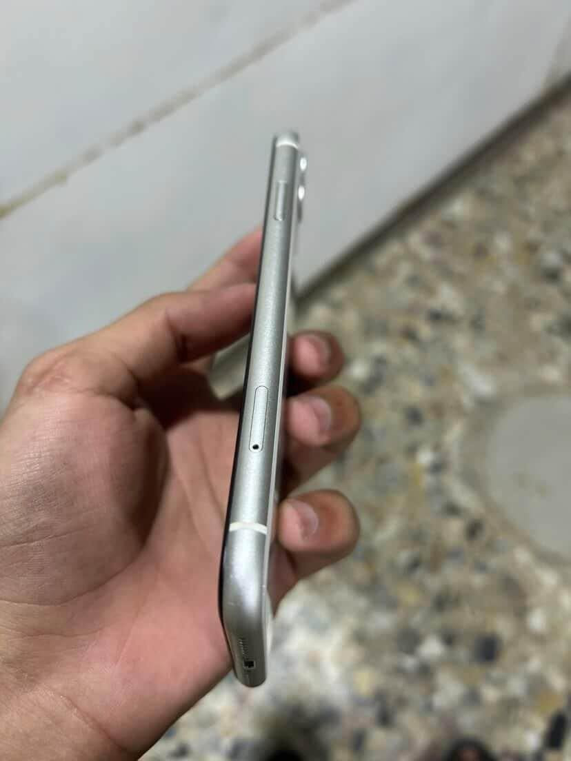 سلام عليكم 
ايفون 11
ذاكرة 128
بطارية 83 بلاد🔋
مستبدل شاشه + بصمه الوجه متوقفة
الجهاز ما ويا اي ملحقات
الجهاز نضيف ومرتب وشغال 
السعر 200 بي مجال بسيط
عنوان بغداد المدائن
رقمي *********** بي واتساب فقط او خاص ماسنجر المو شراي لايتعبني يرحم والديكم بغداد, العراق
