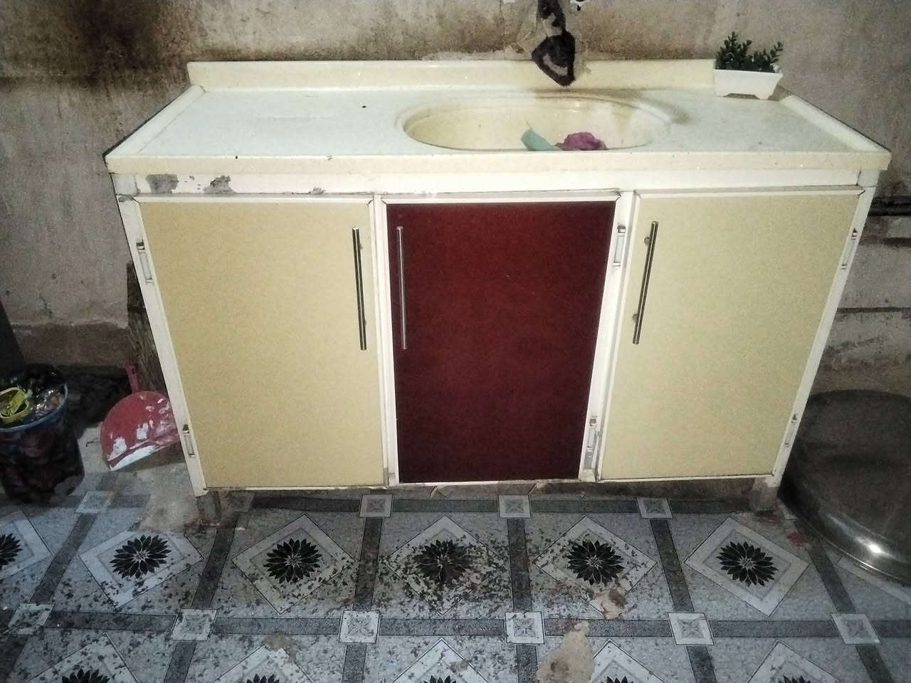 السلام عليكم
كاونتر للبيع نضيف 
للستفسار مراسلة واتساب
‏‪0786 006 0299‬‏
