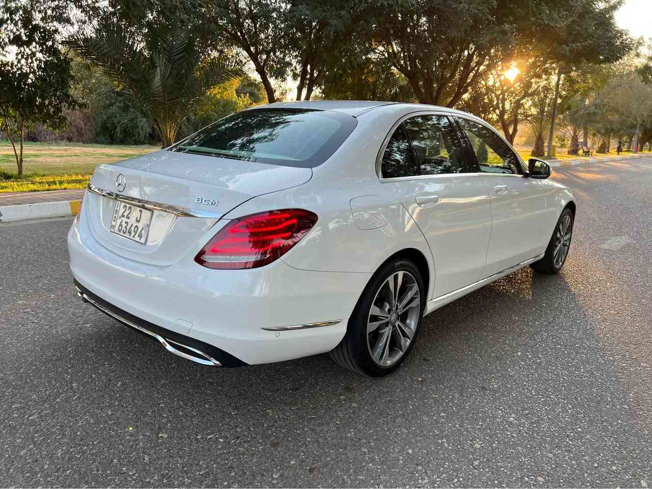 السلام عليكم 
مارسدس  c180   خليجي   2015  وكاله BCM  اربيل 
سياره جدا جديده ماشيه ٧٧ الف كيلو 
سيرفس وتخم تاير جديد جاهزه للاخر بدون نقص 
فول بدون سلايت 
رقم اربيل بسمي 
مكانها بغداد الكراده 
***********
السعر ١٩٨ ورقه بغداد, العراق
