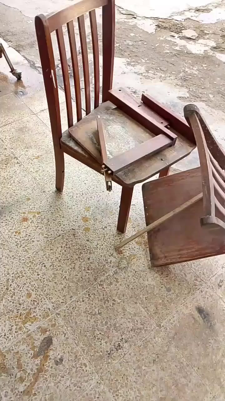 🔨 إعادة الحياة لكرسي أنتيكا قديم
وصلنا إلى الورشة كرسي أنتيكا قديم متضرر ومكسور في عدة أماكن، لكن القطع الأثرية الجميلة لا تُرمى… بل تُعاد لها الحياة من جديد.
قمنا في الورشة بـ:
✔ إصلاح الأجزاء المكسورة
✔ تقوية الهيكل الخشبي بالكامل
✔ إعادة تثبيت المفاصل باحتراف
✔ صنفرة الخشب ومعالجته
✔ تجديد الشكل مع الحفاظ على الطابع الكلاسيكي الأصلي
النتيجة: كرسي أنتيكا مجدد وكأنه عاد من زمنه الذهبي ✨
إذا كان لديك أثاث قديم أو قطعة أنتيكا تحتاج إلى ترميم أو تجديد، يسعدنا العمل عليها وإعادتها أجمل من قبل.
📍 الموصل
📩 المراسلة عبر الخاص للاستفسار أو إرسال الصور.
#ترميم #ترميم_اثاث #تصليح_اثاث #نجارة #نجار #نجارة_خشب #خشب #اثاث #اثاث_قديم #اثاث_كلاسيك
#انتيكا #اثاث_انتيكا #كرسي #كرسي_خشب #كرسي_انتيكا #اعادة_تدوير #اعادة_تجديد #اعادة_ترميم #اصلاح
#صيانة_اثاث #صناعة_اثاث #حرف_يدوية #فن_النجارة #ديكور #ديكور_منزل #اثاث_منزلي #ديكور_خشبي
#نجار_محترف #تصميم_اثاث #تفصيل_اثاث


**إذا كنت صاحب هذا الإعلان وتريد حذفه لأي سبب، رجاءا أرسل رسالة إلى الدعم الفني**