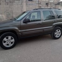 جيب للبيع موديل2000 صدر امامي خلفي جديد اقل من شهر بدلت صدر امامي خلفي...
