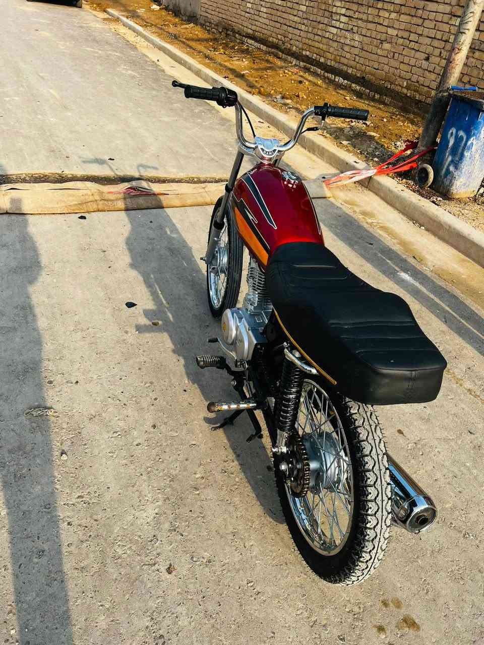 سلام عليكم شباب دراجه للبيع اوراق سنكر السعر خاص***********
