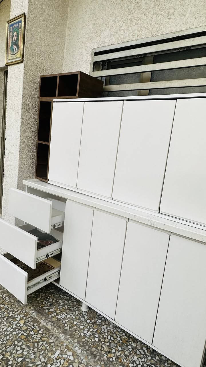 كاونتر تركي مستعمل نظيف
اربع ابواب مع ملحقات ورفوف ديكور والسطح مرمر
الطول 165 
العرض 45 
المكان بغداد جميله 
للاستفسار عن طريق الخاص


**إذا كنت صاحب هذا الإعلان وتريد حذفه لأي سبب، رجاءا أرسل رسالة إلى الدعم الفني**